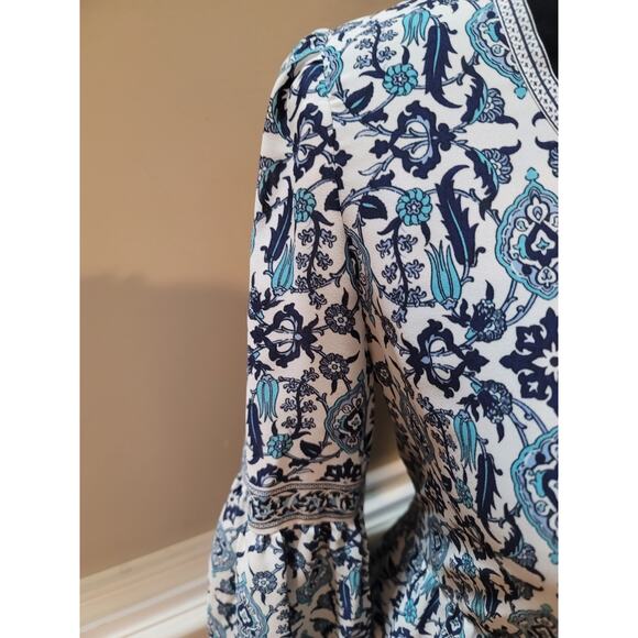 Max Studio Blouse Women's Small Blue White Boho Print Long Sleeve Peasant Top - Picture 6 of 13